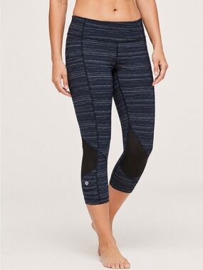 Lululemon Black Navy Space Dye Cropped Leggings Size 6 Mesh Panel Capri Workout